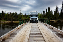 Afbeelding in Gallery-weergave laden, Yukon &amp; Alaska Magazine
